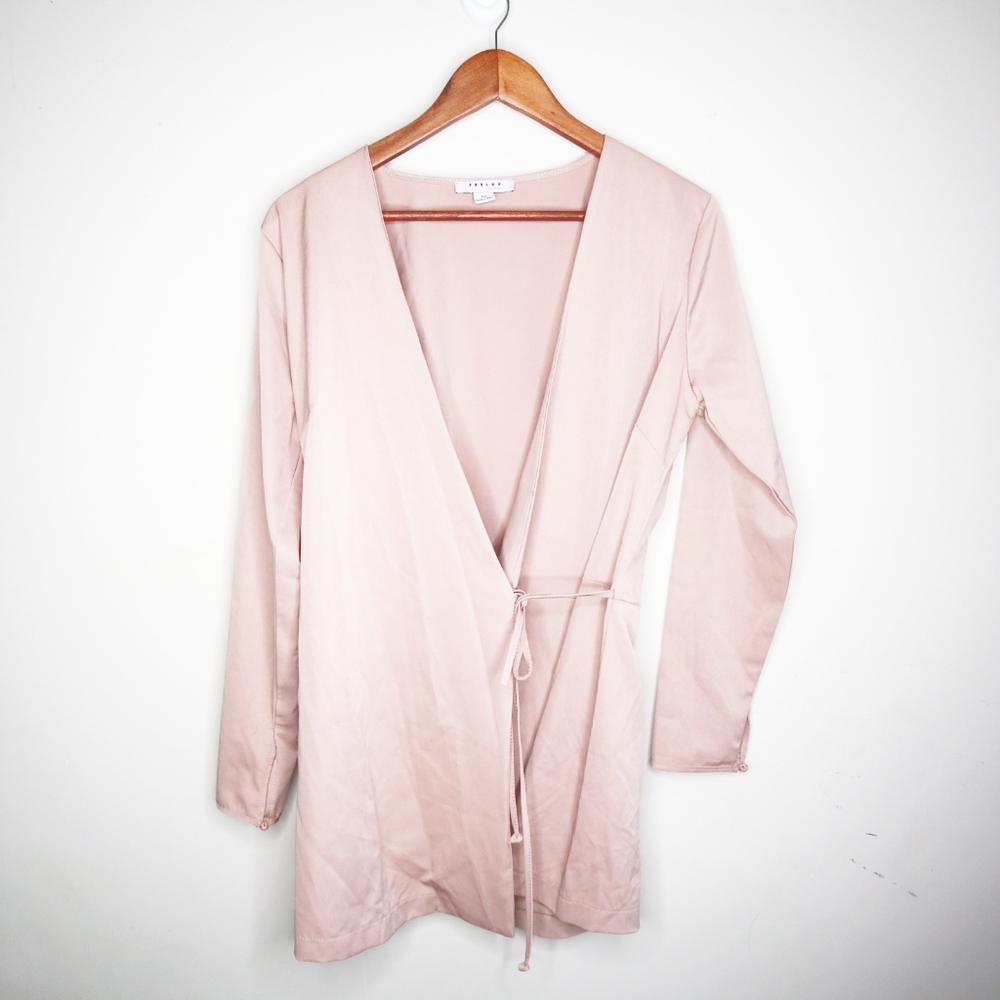 ✨NWOT✨FAVLUX wrap front romper
